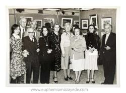 [FOTOĞRAF / TÜRK RESİM SANATI] Elif Naci (1898-1987), ressam Zahide Özar, Nermin Pura (1923-), Numan Pura (1907-1989), ressam Zeki Kıral (1927-), Nüket Kıral, Nesibe Türkömer, Yapı Kredi Bankası Genel Müdürü Kemal Türkömer, Prof. Kenan Özkan ve kızı, 