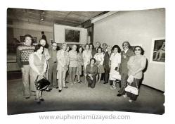 [FOTOĞRAF / TÜRK RESİM SANATI] Türkiye Ressamlar Derneği üyeleri 16.09.1976 - 03.10.1976, Taksim Sanat Galerisi Sergisi'nde: Ressam Zeki Kıral (1927-), Kemal Zeren, Numan Pura (1907-1989), Nermin Pura (1923-), Zahide Özar, Nihat Akyunak, Cevat Dereli, Şükriye Işık, Mümtaz Yener, Nermin Faruki, Ruzin Gerçin