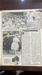 YELPAZE RESİMLİ SALON Mecmuası DERGİSİ - SAYI : 320 - 30 TEMMUZ 1958 -  TURGUT YILKIN - OLCAY BÜYÜKARDAÇ - NALÂN ÖZDEN - HARİKA TUNCER - TÜRKÂN ATAMER - UĞUR CANSUN - A. DİNMEZ - ÜLKÜ ERDEMİR - M. BIÇAKÇI GÜLER - HAMİYET KUTSAL - MEFKÛRE YAVUZ - KIRKOR OHANYAN - AYSEL MARAŞ - PEKİN İSHAKBEYİOĞLU - N. MUTAF - TOMRİS ACAR - TÜRKÂN GEDİK - AYSEL KÖDÜN - I. DEMİR - GÜZİN SAYAR - ANDRE MAUROIS - YUSUF KENAN EKŞİOĞLU - CUMHUR ALP - JACK HYLTON - TED HEATH - POSTACI SÜTUNU - VIZILDAMAYINIZ - KEDER ŞARKISI - SEVİLEN 20 ŞARKI - AMERİKADA VARIETY MECMUASINA GÖRE - GENÇ MURAD - CİHANŞAH - MIKLOS - PAVLOV - ARANKA - DELİ DAVUT - GAZİ ORUÇ - KANAYOR - KİNİS - BEYAZIT HAN - ZAFER SÜLEK - PERRY COMO - FRANK SINATRA - JULIE LONDON - BILLY MAY - EYDIE GORME - JOHNNY MERCER - DORSEY BROTHERS - RENATO CAROSONE - LOUIS PHILIPPE - TARİH ROMANI - LANOLİNLİ GÜNEŞ KREMİ - KEWPIE DOLL - MUSIC USA - TORERO  - 36 SAYFA