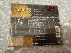 Yaşar-Divane