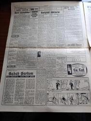 Cumhuriyet Gazetesi - 2 Kasım 1960 - Doğru Ve Yerinde Bir Karar Yazan Nadir Nadi Başmakale - Milli Komite Üniversitelerden Tasfiye Edilecek Üyeleri Senatolara Bıraktı - Hikmet Bil İbrahim Alper Aziz Celal Şengün Tanık mevkiinde fotoğraf - Fuat Köprülü Ve Haçopulos Dün Adnan Menderes'i İtham Ettiler - Ankara Üniversitesi Dün Törensiz Açıldı - Yassıada İntibaları Yazan Cevat Fehmi Başkut ve Yaşar Kemal - Ali Ulvi'nin Fırçası İle Haçopulos - Hizmetçi Linda Naciye Aydan Ve Hemşire Fatma Dünkü Duruşmada Şahitlik Ederken fotoğraf - Ortadoğu Teknik Üniversite Rektörü Turhan Feyzioğlu'nun İstifası Kabul Edilmedi - Cumhuriyet Amerikan Seçimlerinde Yazan Doğan Nadi Köşe Yazısı - Batı Almanya Başbakanı Adenauer NATO Günün İhtiyaçlarında Cevap Verecek Hale Getirilmelidir Dedi - İlaç Fiyatlarında İndirme Yapılıyor  - 55 Milli Takımın Katıldığı 1962 Dünya Kupası Maçları Ne Durumda - Basketbolda Fenerbahçe Galatasaray Bu Hafta Oynayacak - Galatasaray basketbol maçı için Olympiakos ile temasa başladı