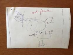 YEŞİLÇAM'IN UNUTULMAZ OYUNCUSU ve TRABZON'UN İFTİHARI TANJU GÜRSU'NUN ORİJİNAL 3'LÜ FOTOĞRAF SETİ - 18 x 12 cm EBADINDA - TANJU GÜRSU FİLM SETİNDE SAHTE PARA KULLANDIĞI GEREKÇESİYLE SET ARKADAŞLARIYLA BİRLİKTE İFADE VERDİ, 10 EYLÜL 1974