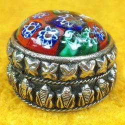 VINTAGE EL YAPIMI MİNELİ , GÜMÜŞ PATENELİ YUVARLAK FORMLU KÜÇÜK METAL KUTU