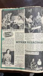 YELPAZE RESİMLİ SALON Mecmuası DERGİSİ - SAYI : 585 - 28 AĞUSTOS 1963 -  CEMALETTİN YAPIMAN - NEBAHAT YAPIMAN - RAŞİT EFENDİ - İFFET HANIM - FITNAT HANIM - HASAN PAŞA - FİKRİ BEY - MURAT EFENDİ - SÜLEYMAN - ÇERKES İSMAİL BEY - SABRİ KARTAL - MEMDUH ŞEVKET ESENDAL - DOROTHY - BETSY DICKSON - PATSY CUSHING - MARTITA RICE- BEYHAN ECZACIBAŞI - NEJAT ECZACIBAŞI - BÜLENT ECZACIBAŞI - YAHYA KEMAL - THOMAS MANN - RAŞİT EFENDİ - İFFET HANIM - FITNAT HANIM - CEMALETTİN YAPIMAN - NEBAHAT YAPIMAN - MURAT EFENDİ - İSMAİL BEY - FİKRİ BEY - GÖKSEL ARSOY - FATMA GİRİK - AHMET TARIK TEKÇE - FİKRET HAKAN - FİLİZ AKIN - ÜMİT YAŞAR - METİN ÖRGE - YILMAZ VURKAÇ - CEMİL ÇATALOĞLU - ARİF PAŞALIOĞLU - ERTAN ARDALI RÖPORTAJ - DÜNDEN BUGÜNDEN - HİKÂYELER - CHRSAME İLE GELEN - ŞİİR YARIŞMASI - GENÇ ŞAİRLER - SİNEMA YILDIZLARI SERİLERİ   - 28 SAYFA