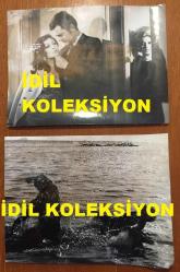 YEŞİLÇAM'IN UNUTULMAZ OYUNCUSU ve TRABZON'UN İFTİHARI TANJU GÜRSU'NUN ORİJİNAL BÜYÜK BOY 2'Lİ FOTOĞRAF SETİ - 24 x 18 cm EBADINDA - TANJU GÜRSU'NUN 1960'LARDA YEŞİLÇAM FİLMLERİNDEN 2 FARKLI KARE(AÇIKLAMAYI OKUYUNUZ)