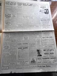 Cumhuriyet Gazetesi - 14 Nisan 1960 - CHP'de meclis tahkikatı istemeye karar verdi - Adnan Menderes Moskova'dan önce Atina'ya mı gidecek - tamam mı iyileşen İsmet İnönü dün kabul ettiği CHP üyeleriyle fotoğraf - Fuat köprülü'ye tezahürat yapan halkı polisler coplarla dağıttılar - Demokrat Parti polis ve bekçilerle para mı toplatıyor - Ürdün kralı Hüseyin bugün Ankara'da - Paris'te Milyoner Peugeot'nun torunu kaçırıldı 100.000 dolar fidye isteniyor - Dün de 21 gazeteci yargılandı - evlerden biri yazan Orhan Kemal Yazı Dizisi - alan ve satan mücadelesi yazan Burhan Felek - paskalya sebebiyle turist akını başladı - İstanbul Ankara radyo programı - Roberto Lorano Mustafa şarkısını odeon plaklarına okumuş - Galatasaray Fenerbahçe'de rövanşını aldı 2 1 - Turgay Şeren uçuyor fotoğraf - Fenerbahçe'nin Naci Erdem Galatasaray bizden daha iyiydi kazandı - milli ligde puan durumu - Güner Türkmen turnuvası bu hafta yapılıyor - Atina Bükreş Sofya boks takımları geldi - Har kestane kremi