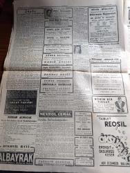 Cumhuriyet Gazetesi - 7 Aralık 1947 - Recep Peker'in suçu yazan Nadir Nadi Başmakale - Recep Peker'in cevap vereceği teeyyüd ediyor - Londra'da dörtler Avusturya bir Almanya meselelerini görüşürlerken fotoğraf - Fransa'da grevcilerin çoğu işleri başına dönüyorlar - Fransız milli meclisinde komünist lideri Thorez'in sözleri yuhalarla karşılandı - New York'ta Joe Louis ile Walcott arasında Dünya Boks şampiyonluğu maçı fotoğraf - Filistin'de çarpışmalar devam ediyor - haftanın şakaları yazan Burhan Felek - dünyanın en büyük hava meydanı Laguardia fotoğraf - uçan daireler için bilgiler Ne diyorlar yazan Rıdvan Tezel - milli futbol takımı olimpiyata gidecek mi yazan Eşref Şefik - Galatasaray Beykoz'u Fenerbahçe Süleymaniye'yi 2 0 Yendiler - 1948 model Yıldızlar Takvimi Yarın Çıkıyor - Safiye Ayla borsa kıraathanesinde - gönül kimi severse filmi İpek ve Melek sinemasında - patinaj Kralı filmi bugün elhamra sinemasında - bugünkü radyo programı - İstanbul belediyesi şehir tiyatroları programı