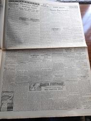 Cumhuriyet Gazetesi - 14 Temmuz 1942 - fiyat politikası yazan Yunus Nadi Başmakale - yeni icra vekilleri heyeti Dün milli şefimiz İsmet İnönü reisliğiyle ilk toplantısını yaptı - milli şefimiz İsmet İnönü Şükrü Saraçoğlu ile beraber fotoğraf - Alman piyadesi ilerliyor fotoğraf - Askeri Vaziyet Donetz Don Arasında Yazan Emekli General H. Emir Erkilet Yazı Dizisi - Alman harp tebliği Rjevin Batı kesiminde çeviriden Rus Kuvvetleri imha edildi - Sovyet harp tebliği - Pravda memleketimizin üzerine vahim Bir tehlike çökmüştür diyor - Afrika'da harekat İngiliz filosu marsa matruhu topa tuttu - İngilizler Mısır'da sarayı muhasara ederek Kralı harbe girmeye zorlamışlar - bir Sovyet Birliği kayalıklar arkasında müdafaa hazırlığında fotoğraf - spor işlerinde tetkik devresi yazan Burhan Felek - Beşiktaş Kulübü bir Macar takımının davet etti - milli mimarimize avdet edebilir miyiz yazan Ali Sami Boyar - küçük hikaye inanış yazan Mükerrem Kamil Su - Taksim kristal Gazinosu 1 hafta kapanıyor