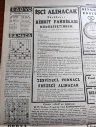 Cumhuriyet Gazetesi - 24 Temmuz 1942 - Lozan'ın manası yazan Yunus Nadi Başmakale - Lozan zaferi'nin yıldönümünü kutluyoruz - Milli Şef İsmet İnönü Ankara'da - Lozan kahramanı milli şefimiz İsmet İnönü lozan'ı kazandığı sıralarda fotoğraf - Sovyet harp tebliği Voronej Ve leningrad cephelerinde Ruslar mevzii muvaffakiyetler elde ettiler - Alman harp tebliği Almanlar Rostov'a girmek üzere - askeri vaziyet Rostov Stalingrad bölgesinde harekat Yazan Emekli General H. Emir Erkilet Yazı Dizisi - Afrika'da harekat İngiliz ordusu taarruza geçti - Dün Maarif vekili Hasan Ali Yücel'in huzurunda mühendislerimiz diploma aldı fotoğraf - Saraçoğlu hükümeti başarı yolunda yazan Feridun Osman - Lozan'ın değeri yazan doktor Yavuz Abadan - küçük hikaye sarsılan yuvalar yazan Mükerrem Kamil Su - Ticaret vekili Behçet uz bu akşam radyoda bir konuşma yapacak - unutulmaz bir balo gecesi şark sinemasında - merhum Kenan tevfik'in cenazesi - bugünkü radyo programı - Münir Nurettin Selçuk beyazparkta