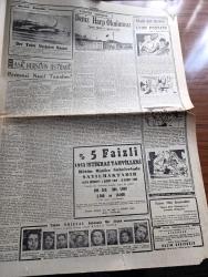 Cumhuriyet Gazetesi - 7 Şubat 1954 - İ'lerin üstüne nokta yazan Nadir Nadi Başmakale - Doğu Almanya'da Rusya'ya karşı yeni bir isyan - Petrol kanun tasarısı üzerinde tartışmalar - Celal bayar'a New York'ta Columbia üniversitesinde Fahri doktorluk ünvanı verilirken fotoğraf - Türk gökü manevrası yarın başlıyor - halka kilo ile kok kömürü de satılacak - Fuat köprülü'nün verdiği beyanat - İnce Mehmet yazan Yaşar Kemal Yazı Dizisi - Haydarpaşa buğday silosunun temeli atıldı - sanatkar Elif naci'nin Konferansı bu akşam radyodan nakledilecek - Hürriyet çocukları yazan Hasan Ali Yücel - Truman iktidarı tenkit ediyor - 3 boyutlu film fedailer Kalesi Atlas sinemasında - Galatasaray Vefa maçı - Eskişehir güreşçileri Dün 5 3 yenildiler - Deniz harp okulumuz yazan Haluk Yusuf Şehsuvaroğlu - Hamiyet Yüceses Suzan Güven Sabite Tur Gülerman Kamer Bedir Taksim kristal salonunda - Eflatun Bey ve Rakım Efendi yazan Ahmet Mithat Efendi yazı dizisi - mecidiyeköy yenikapı metrosu  3 senede inşa edilecek