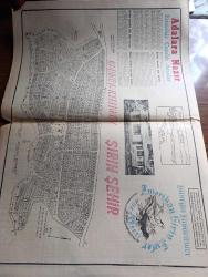 Cumhuriyet Gazetesi - 7 Şubat 1954 - İ'lerin üstüne nokta yazan Nadir Nadi Başmakale - Doğu Almanya'da Rusya'ya karşı yeni bir isyan - Petrol kanun tasarısı üzerinde tartışmalar - Celal bayar'a New York'ta Columbia üniversitesinde Fahri doktorluk ünvanı verilirken fotoğraf - Türk gökü manevrası yarın başlıyor - halka kilo ile kok kömürü de satılacak - Fuat köprülü'nün verdiği beyanat - İnce Mehmet yazan Yaşar Kemal Yazı Dizisi - Haydarpaşa buğday silosunun temeli atıldı - sanatkar Elif naci'nin Konferansı bu akşam radyodan nakledilecek - Hürriyet çocukları yazan Hasan Ali Yücel - Truman iktidarı tenkit ediyor - 3 boyutlu film fedailer Kalesi Atlas sinemasında - Galatasaray Vefa maçı - Eskişehir güreşçileri Dün 5 3 yenildiler - Deniz harp okulumuz yazan Haluk Yusuf Şehsuvaroğlu - Hamiyet Yüceses Suzan Güven Sabite Tur Gülerman Kamer Bedir Taksim kristal salonunda - Eflatun Bey ve Rakım Efendi yazan Ahmet Mithat Efendi yazı dizisi - mecidiyeköy yenikapı metrosu  3 senede inşa edilecek