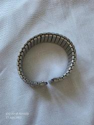 Paslanmaz ÇELİK YAYLI ESNEK SAAT KORDONU 18 mm. Kapalı Uzunluk 15.5 cm  AÇIK UZUNLUK 26 CM