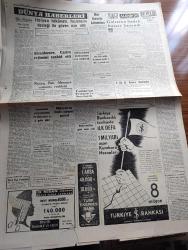 Cumhuriyet Gazetesi - 10 Nisan 1960 - her devrin adamları yazan Nadir Nadi Başmakale - tedbirler için yeni söylentiler - partilerin Bucak ilçe Teşkilatı kaldırılacak illerde temsilciler bulunacak - Demokrat Parti grup tebliğine CHP cevap verdi - Osman Bölükbaşı İsmet inönü'yü ziyaret etti fotoğraf - 9 gazete hakkında takibata geçildi - mahkum basın mensupları için grev - Şükran Doruk 3 saat İsviçre konsolosluğunda alıkonulduğunu iddia etti - Başbakan Adnan Menderes Sovyet elçisi ile görüştü - evlerden biri yazan Orhan Kemal Yazı Dizisi - Mareşal Fevzi Çakmak'ın ölüm yıldönümü - Amerika'da tiyatro yazan Muhsin Ertuğrul - Genç piyano virtüözü Gülseren Sadak başarı kazandı - kilimlere gün doğdu yazan Yaşar Kemal - hollywood'da grev sona erdi - haftanın şakaları yazan Burhan Felek - İstanbul Ankara Radyosu Programı - Eyüp Taksim Kader maçını bugün oynuyor - Beşiktaş 3 Hacettepe 0 Fotoğraf - Gençlerbirliği 1 Kasımpaşa 1 - genç milli kayak kampı bugün açıld -Türkiye amatör futbol şampiyonası