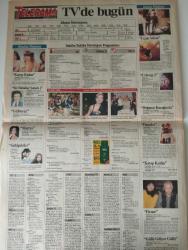 MELODİ GAZETESİ-25 Şubat 1997-Kerem Alışık-Ayyıldız mayoları miami’de-Türkan Şoray-Hale Soygazi-Çolpan İlhan-Zuhal Olcay-Özlem Savaş-Şerif Ercan-Bugün ne yapalım-Kerem Alışık için ne söylediler-kadınlara kızınca fahişe diyorlar-avukat Şenal Saruhan-Elif ergu-mahallenin muhtarlari dizisi gözlüklü olmak ya da olmamak-giray Elmalı-Münir Özkul-Pınar Türenç-Bekir Şen-köşe bucak Karadeniz-cevriye Hanım-Ayşen Gruda-Münir Özkul-Berk hürcan-eşref kolçak-Yusuf Sezgin-Ayşe özgünt Show-vildan Ocak-, Türkkan-Sebahat siper-Nurseli İdiz-Erkan Can-İbrahim Tatlıses-Ali Öztürk-Turgay Karadağ-Adidas’tan kadınlara özel koleksiyon-Ah şu kocalar karikatürü-Hale Pakcan-Mimi ile muti karikatürü-Patrick Mc Donnell-Bizim aile karikatürü-Mort Walker-Dick Browne-Marvin karikatürü-Tom amstrong-Astroloji-emine beder-revani tarifi-gözlüklü olmak ya da olmamak-prizma-sahte dünyalar-Erol Evgin-Derya Baykal-Ayşen Gruda-Tarık Akan-kayıp kızlar filmi-ahut Tuğba-metres filmi-Türkan Şoray-can Gürzap-sahipsizler filmi-selma