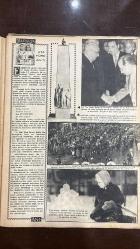 YELPAZE RESİMLİ SALON Mecmuası DERGİSİ - SAYI : 351 - 4 MART 1959 -MUSTAFA KEMAL ATATÜRK - EMİN KALAFAT - SAFA ÖNAL - ALAEDDİN KIRAL - MUKADDER KIRAL - TÜLAY YASAKÇILAR - ESEN TUNCAY - NARING SİRMEN - OĞUZ ÇETİNOĞLU - SEVİM ŞAN - SEVGİ ÇAĞLAR - IZZET AYGÜN - AYDAN SÜER - YÜKSEL GÜLGÖR - GÜNER KÖMÜRCÜ - RECEP AK - ŞEFİK KESİKPARMAK - SEYHAN DAL - HARPUTLU BABA ZİHNİ - FATİH - ÖMER PAZİ - MİNE EBİNG - MESUT GÜNGÖREN - ARAL MİL - İBRAHİM ARSLAN ATATÜRK ANITI - SİRKTE FİLLERİN KAÇIŞI - YELPAZE MECMUASI - POSTACI SÜTUNU - YAZISIZ ŞİİRLER - SAVAŞ ÖNCESİ VE SONRASI - AĞIR CEZA MAHKEMESİ - ÇARŞAMBA GÜNLERİ MECMUASI - PARASIZ MEKTUPLA İNGİLİZCE DERSLERİ - LONDRA UÇAK KAZASI - VAZİFE ŞEHİTLERİ MERASİMİ - KARIN GELİŞİ VE KIŞIN NEŞESİ - İNTERNATIONAL OFFICE GALATASARAY - SİYAH KANAT METAFORU - GİZLİ GÖZLEM VE PENCERE SAHNESİ - İŞ ADAMININ UÇAK MACERASI - GANGSTERLERİN BAR SOHBETİ - FRANK SINATRA - DEAN MARTIN - PAUL ANKA - JULIE LONDON - GERRY MULLIGAN - CHET BAKER - BILL HALLEY - LIT   - 28 SAYFA