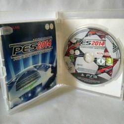 PS3 oyun PES 2014. Orijinal. Kitapçık mevcut. Disk 10 üzerinden 9 koleksiyonluk