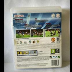 PS3 oyun PES 2014. Orijinal. Kitapçık mevcut. Disk 10 üzerinden 9 koleksiyonluk