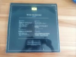 PETER TCHAIKOVSKY – SYMPHONY NO. 4 IN F MINOR. OP. 36 – NO. 5 IN E MINOR. OP. 64, 33’LÜK DOUBLE LONG PLAY, 1961 İNGİLTERE BASKI