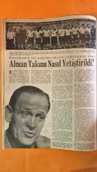 HAFTA MEMLEKET VE DÜNYA HADİSELERİNİ TAKİP EDER, HAFTANIN EN SEÇME YAZI VE RESİMLERİNİ VERİR, SİYASİ MECMUA DERGİSİ - 30 TEMMUZ 1954 SAYI: 253 CELAL BAYAR - FUAT KÖPRÜLÜ - SADIK ALTINCAN - SELIM SARPER - ABDÜLNASIR - EDEN - PARKINS - RAAB - HERBERGER - DR SALK - JOSEPH HERBERGER - TARSUS VAPURU - ZEYNEP KAMIL HASTAHANESİ - CELAL BAYAR LİSESİ - SMITH COLLEGE CHAMBER SINGERS - TÜRKİYE MİLLİ GENÇLİK DERNEĞİ KONGRESİ - HÜRRİYET GÜNÜ - ESKİ MUHARİPLERİN ŞEREF GÜNÜ - HİNDİÇİNİ MÜTAREKE ANLAŞMASI - KIBRIS MESELESİ - İNGİLTERE - YUNANİSTAN - BİRLEŞMİŞ MİLLETLER - KÂR HADLERİ KARARNAMESİ - DÖVİZ SEYAHAT KISITLAMASI - MERKEZ BANKASI PARA VERİSİ - ASKER KIYAFET DEĞİŞİKLİĞİ - AKDENİZ MANEVRASI - EMİR TIMUR SAHİPKARAN GÜRKAN - EMİR TARAGAN - TEKİVE HATUN - YILDIRIM BEYAZIT - ELÇİ BAHADIR - BEDEHŞANLILAR - APTULLAH ZİYA KOZANOĞLU - FRANK FRIGENTI - CASSUMANO - DITTA - DEFILIPPI - SING SING HAPİSHANESİ - ZEYNEP KAMİL HASTAHANESİ ÇOCUK BAYRAMI - CELAL BAYAR LİSESİ - TARSUS VAPURU AMERİKA GE - 36 SAYFA