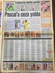 GÜNEŞ GAZETESİ - 26 AĞUSTOS 2002 - ORHAN GENCEBAY ''KALICI ŞARKILAR YAPTIM'' - SİBEL CAN, HACİZ EV TAŞITTI - ÇARESİZ BABANIN DRAMI, 17 AĞUSTOS FELAKETİ, HALİL AKARSU - EMEKLİDEN AHMET NECDET SEZER'E KAHIR MEKTUBU - MEMURUN KADER GÜNÜ - METİN ŞENTÜRK & TANSU ÇİLLER - BOĞAZ'DA TEKNE BATTI - TARKAN - GÖKHAN ÖZEN - BALIKESİR'DE PARKTA DEHŞET, İZZET S. - MAHMUT ÖZKOÇ - DENİZ AKKAYA, MAYRUK - YEŞİLKÖY'DE MAFYA USULÜ İNFAZ, TAHSİN CAHİT BİRGEN - ANAP'TA TARİHİ GÜN - ERKAN MUMCU, MESUT YILMAZ - NECMETTİN ERBAKAN-TAYYİP ERDOĞAN YARIŞI - HANDE YENER - ZEYNEP MANSUR - SEVDA KARABABA ÜSTSÜZ GÜNEŞLENDİ - ABD'Yİ DEHŞETE DÜŞÜREN İTİRAF, WARD WEAVER - GÖKHAN YALÇIN, TAKSİDE ÖLDÜ HASTANEDE CANLANDI -