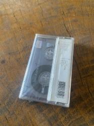 IŞIN KARACA - BAŞKA 33 / 3 - KASET (JELATİNİNDE)