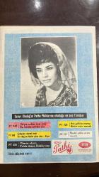 YELPAZE RESİMLİ SALON Mecmuası DERGİSİ - SAYI : 676 - 26 MAYIS 1965 -ERKAN YOLAÇ-Seher Uludağ pathe plak reklam TÜRKAN ŞORAY - KEMAL SANER - FERDA SEVDAĞ - LEYLA SAYAR - ORHAN GÜNŞİRAY - CEVAT MEMDUH ALTAR - ALAEDDİN YAVAŞÇA - CEVDET ÇAĞLA - CÜNEYD ORHON - ERCÜMEND BERKER - ADNAN ATAMAN - SADETTİN HEPER - MUZAFFER ILKAR - ŞEFİK GÜRMERİÇ - HAYRİ YENİGÜN - KEMAL GÜRSES - NEVZAD ATLIG - MÜNİR NUREDDİN SELÇUK - HALİL BEDİİ YÖNETKEN - RUŞEN KAM - REFİK AHMED SEVENGİL - BAŞAK DÖLENSOY - NEJAT ÇETİNOK - DOĞAN TAMAR - ALTAN VAROL - MELEK HATİBOĞLU - NURİ SESİGÜZEL - FATMA GİRİK - HÜLYA KOÇYİĞİT - FİLİZ AKIN - IZZEDDİN ÖKTE - FEYZİ ASLANGİL - NESRİN SİPAHİ - SADDETTİN AREL - TÜLİN YAKAR ÇELİK - REFİK FERSAN - SEVİM DERAN - EROL DERAN - MELÂHAT GÜLAY - AGAH HÜN - ASUMAN KORAD - ATİLLA SARAR - NURAY BAHAR - BELKİS DILLİGİL - SADETTİN ERBİL - MÜŞERREF ÇAPIN - TIJEN PAR - TUNÇ BAŞARAN - TÜLİN ORAL - ERDÖL BORATAP - ERTUĞRUL MUHSİN - NİZAMETTİN NAZİF - ERTEM EĞİLMEZ - METİN OKTAY - EKRE   - 28 SAYFA