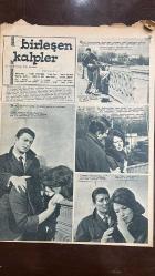 YELPAZE RESİMLİ SALON Mecmuası DERGİSİ - SAYI : 703 - 1 ARALIK 1965 -SERGIYO - ELENA - VALENTINA - EROL BÜYÜKBURÇ - ZEKİ MÜREN - GÖNÜL YAZAR - MÜZEYYEN SENAR - MUHTEREM NUR - SEVİM TANYÜREK - AYSEL TANJU - AHMET SEZGIN - FARUK AKEL - JOHNNY HOLLIDAY - SYLVIE VARTAN - FRANÇOISE HARDY - GILBERT BECAUD - MARC ARYAN - ELSA QUARTA - CAKOMO MORI - ROZARYA SANTINI - FRANK ZORZI - ANNA SANDRI - TANJU GÜRSU  VEDA MEKTUBU - ACI AYRILIK - KONUT KRİZİ - MÜZİKSEVERLERİN İKİ KRALI - İZMİR KONSERİ - KÜBANA GECE KULÜBÜ - HALİMEM - KARA TREN - MİLLİ ORKESTRA KONSERİ - ŞERİF YÜZBAŞIOĞLU - AYLA DİKMEN - BAŞAR AMER - VASFİ UÇAROĞLU - ALPER FEYMAN - YURDAER DOĞULU - ERSİN ULUSOY - EROL ERGINER - ENGİN ARMAN - HAFTANIN PLAKARI - GIORGINA - ESTA NOCHE - BİRLEŞEN KALPLER - FOTO ROMAN - MILANO 1961 - LUKS VILLA - NEHİR BOYU - KÖPRÜ KORKULUĞU - YAŞAM İSTEĞİ - YILDIZLAR FALI - KOÇ - BOĞA - ZANİNİN ALTÜST OLUŞU - VEDA MEKTUBU - EVİ TERK EDİŞ - KÖR ÖFKE - YALANCI SUÇLAMALAR - UTANMAZLIK - ACI GERÇEKLER  - 28 SAYFA