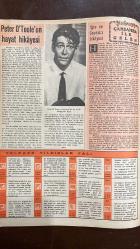 YELPAZE RESİMLİ SALON Mecmuası DERGİSİ - SAYI : 759 - 28 ARALIK 1966 -PAU WUHRMANN - MAX SCHONENBERGER - ZABELLA MARTEL - SEBASTIAN STEYNER - LIYANA VALMARAN - DUVAL - KRISTIAN NER - MARIO VALDEMARIN - LAURA EPRIKIAN - CINO CAMPOI - MARIO MOLASSO - CRISTINA GAIONI - MARIA ALDONE - BRIAN JONES - ANITA PALLENBERG - GILA GOLAN - SIMON HEXT - TRACY REED - RICHARD - SABRI KARTAL - MARTHA - LUISA - ANDREA - MARIETTA - ALBERTO  ÜÇ ARSLANIN KAÇIŞI - MECBURİ İNİŞ - BRÜKSEL HAVALİMANI - SEVGİNİN BEDELİ - KAZA VE KİMLİK KRİZİ - FOTO ROMAN - ROLLING STONES - LONDRA HAVALİMANI - HOLLYWOOD OTOBÜSÜ - DÜNYANIN TEK SAÇ DOKTORU - HİNT İP OYUNU - KAĞITTAN BİKİNİ - MOSKOVA SİRKİ - YIRTICI HAYVANLAR RİNGDE - EVLİLİKTE YORGUNLUK - KADININ İÇ DÜNYASI - MUTFAK RUTİNİ - AİLE İÇİ DİYALOG - LONDRA SEYAHATİ - UÇAK KORKUSU - RÜYA VE GERÇEKLİK - YOLCULUK TARTIŞMASI - RICCARDO MARINI - SABINA - DAVIDE - LUCIANA GUARESCHI - PETER O'TOOLE - PETER SELLERS - ROMY SCHNEIDER - URSULA ANDRESS - CARLA PHILIPS -   - 28 SAYFA