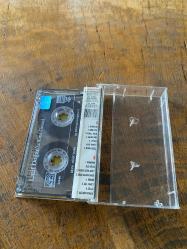ERKİN ARSLAN - ASANSOR - ORİJİNAL FİLM MÜZİKLERİ - KASET