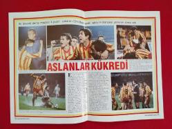 Galatasaray - Galatasaraylılar Spor Dergisi - 16. Sayı - Ekim-Kasım 1990 - Fenerbahçe, Beşiktaş Maçlar Bülent Korkmaz, Derya Büyükuncu, PAF Takımı...
