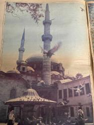MİLLİYET CAMİLERİMİZ VE ÖYKÜLERİ GAZETESİ DOĞUM GÜNÜ HEDİYESİ -Camilerimiz ve öyküleri-cami pencerelerini süsleyen vitray-Eyüp Sultan cami-Yalçın Çınar-Metin Sözen-Eyüp Sultan Camii çınar ağacı ve güvercinler-Eyüp Sultan türbesi ve türbeyi süsleyen Çinliler-yeni caminin içten görünüşü-Eyüp Sultan Camisi’nin içi-Eyüp Sultan Camii’nin dış görünümü-yeni cami kubbelerinin iç görünümü-kubbeye renk veren eski yazı ve süslemeler-safiye Sultan’dan Turhan sultana-kubbe bağlantılarında eski yazı ve süsleme-yenicaminin dış görünümü-Cumhuriyet öncesi Galata köprüsü ve yeni cami-sayfa sayısı sekiz