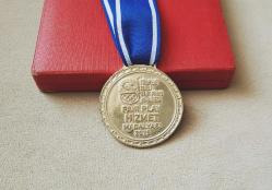 TÜRKİYE MİLLİ OLİMPİYAT KOMİTESİ FAİR PLAY HİZMET MADALYASI C1864