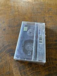 MURAT BAŞARAN - HADİ SENDE KUDUR / BİR ÖPÜCÜK KESMEZ - KASET (JELATİNİNDE)
