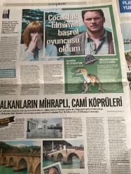 STAR GAZETESİ DOĞUM GÜNÜ HEDİYESİ - 5 TEMMUZ 2015 -  Şehir medenidir aksi bedevidir Belkıs kamut aktürk-Amerikalı Mary’nin kütüphane merakı olan yaratmıştı Selim Efe Erdem-dinazorların solunu hissettim Serdar akbıyık-limon aşkı bir başkadır favorim yediveren aydan üstkanat-Balkanların kıbleye dönük köprüleri-Mesut İdris-gülcan tezcan-Türkiye’de Suriyeli kadın olmak Hale kaplan-mazlum der kadın çalışma grubu avukatı gülnur Kaya-Kutluğ ataman-Eren Hattatoğlu Şahin-Erdem Yeşilada-Soner Can-Marry Mills Patrick-Prag-sayfa sayısı sekiz