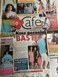 MİLLİYET CAFE GAZETESİ DOĞUM GÜNÜ HEDİYESİ - 5 AĞUSTOS 2009 - Bergüzar Korel-Halit Ergenç-Hülya Darcan-Kenan İmirzalıoğlu-Berrak Tüzünataç-Gloria Estefan-Uğur Yücel-Nejat İşler-Ceyda Düvenci-Canan Ergüder-Melahat Abbasova-Doğa Rutkay-Nebahat Çehre-Aylin Aslım-Yasemin Bradley-Selin Demiratar-Mehmet Aslantuğ-Melis Alphan-Dilara Koçak-Dr Esat Alptekin-R Hakan Kırkoğlu-Sina Koloğlu-Madonna  Kına gecesini bastı-İlişkimi konuşurken utanıyorum-İki çocuktan sonra hâlâ Lopez-Sıkıldım sıkıldım-Kenan’la barışmadım-Hem eğlendi hem ağladı-Seyirci katile hak verecek-İmirzalıoğlu 18 kilo verdi-Yüzümdeki hüznü atamıyorum-Rolüm için kendo dersleri aldım-Vampirlere bu kez fazla kaptırdık-Bol bol tüketin salatalık-Soğuk tedavi-Dondurmada hijyene dikkat-Uzun bir ‘Yol’ hikayesi-Madonna dikkat çekiyor-İki kadının başarısı-Mutluluk iksiri çikolata-Sesler ve izler’den şarkılar-Haberler kaynıyor  Yol-Seni Seviyorum-Arkadaşım Gori-Yalancı Romantik-Unutulmaz-Ejder Kapanı