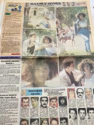 MELODİ GAZETESİ DOĞUM GÜNÜ HEDİYESİ - 26 MAYIS 1989 - falcı fotoroman-sevgi Demir-Nilay aktepe-İzer demirkol-Ayten Demir-Yakup gizli-Senol Öztürk-cinsel sorularını-gönül abla onu çok seviyordum-Yıldızname-suçumu sevmek foto romanı-Burcu Burkut-Selçuk Akın-Özgür Mete-Derya Aktaş-Jodie foster-Aydın Bilgin-Verda özberk-Müge İnci-Ayşe kayar-Cenk baykara-oktay kaya-Müge ince-Ali Şen-Benta Şen-Adnan şen-müzeyyen Senar-Gönül Yazar-emilio lary-Adem Yiğit-İlknur Yiğit-Selami Taşçı-Özlem Taşçı-Ahmet Gürgen-Şahin Gürgen-Hatice Canan-Çetin Canan-Hüseyin Tufan-Bülent Tufan-Şenel Dinçer-Ahmet Dinçer-Mehmet Beven-Bedri Beven-Hülya Çakır-Ramazan Çakır-Şener Özkan-Şeref Özkan-Bekir Kaygusuz-Ali Kaygusuz-Süleyman Taşçı-Orhan Taşçı-İsmail Özdemir-Bülent Özdemir-Bülent Karaman-Özlem Karaman-Sevim Çetin-Burhan Çetin-Sabriye Gürkan-Celal Gürkan