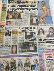 MELODİ GAZETESİ DOĞUM GÜNÜ HEDİYESİ - 26 MAYIS 1989 - falcı fotoroman-sevgi Demir-Nilay aktepe-İzer demirkol-Ayten Demir-Yakup gizli-Senol Öztürk-cinsel sorularını-gönül abla onu çok seviyordum-Yıldızname-suçumu sevmek foto romanı-Burcu Burkut-Selçuk Akın-Özgür Mete-Derya Aktaş-Jodie foster-Aydın Bilgin-Verda özberk-Müge İnci-Ayşe kayar-Cenk baykara-oktay kaya-Müge ince-Ali Şen-Benta Şen-Adnan şen-müzeyyen Senar-Gönül Yazar-emilio lary-Adem Yiğit-İlknur Yiğit-Selami Taşçı-Özlem Taşçı-Ahmet Gürgen-Şahin Gürgen-Hatice Canan-Çetin Canan-Hüseyin Tufan-Bülent Tufan-Şenel Dinçer-Ahmet Dinçer-Mehmet Beven-Bedri Beven-Hülya Çakır-Ramazan Çakır-Şener Özkan-Şeref Özkan-Bekir Kaygusuz-Ali Kaygusuz-Süleyman Taşçı-Orhan Taşçı-İsmail Özdemir-Bülent Özdemir-Bülent Karaman-Özlem Karaman-Sevim Çetin-Burhan Çetin-Sabriye Gürkan-Celal Gürkan