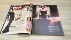 AKTÜEL  HAFTALIK HABER DERGİSİ - SAYI:437 - 2-8 ARALIK  1999 - GÜÇLÜ CİNAYETİNDE OSMAN DURMUŞ’UN ROLÜNE DAİR 29 YIL SONRA GELEN TANIK İFADESİ – AMERİKALI TORR’UN TÜRK ERKEKLERİNE “MAÇO” EĞİTİMİ – ASENA’NIN “KADIN VIAGRASI” DENEYİ VE ERKEKLERİN TEPKİSİ – AYHAN IŞIK ANMA GECESİNDE TÜRK SİNEMASININ EFSANELERİNE SAYGI VE SESSİZLİK – TÜRK SİNEMASININ UNUTULMAZ YILDIZLARIYLA DOLU BİR GECE: SADRİ ALIŞIK’TAN BELGİN DORUK’A – ÜNLÜLERİN HAYALİ REKLAM SENARYOLARIYLA EĞLENCELİ BİR PORTRE GALERİSİ – SAKIP SABANCI’NIN KENDİ KENDİNİN REKLAM YILDIZI OLDUĞU SENARYO – MESUT YILMAZ VE DEVLET BAHÇELİ’NİN SAKIZLI DİYALOĞUYLA HAYALİ BİR SPOT – CINDY CRAWFORD’UN ANNELİK DERSLERİYLE YENİ DİJİTAL KARİYERİ – ESTHER CANADAS’IN PODYUMLARDAN SİNEMAYA GEÇİŞİ VE “KILL” FİLMİNDEKİ ROLÜ – SOPHIA LOREN’İN YILLARA MEYDAN OKUYAN GÜZELLİĞİ VE “YÜZYILIN KADINI” SEÇİLMESİ -  EROL TAŞ – İZZET GÜNAY – EFKAN EFECAN – SINAN ÇETİN – KEYMAN DEMİREL – ZUHAL OLCAY – KAYAHAN – MESUT YILMAZ – DEVLET BAHÇELİ – SAKIP SABAN   146  SAYFA