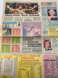 HÜRRİYET KELEBEK GAZETESİ - 8 ŞUBAT 1982 - Sevimli aile-Tamer Yiğit-on yıllık kin devam ediyor-Yüksel uzel-Ferit Sayman-Murat bayrak-Tekstilciler yarışı başlıyor-moda Tekstil festivali-kışı sağlıklı geçirin-kelebek falında-sihirli eller foto romanı-Filiz Ersürer-Cihan Üstün-Mahmut Günay-Muammer gözalan-Serap Mutlu Akbulut şarkılarını kocası için söylüyor-Kelebek doktoru diyor ki-kendi teşhisini kendin koy-köstebek iki fotoroman-soslu tavuk kızartması tarifi-parktaki kadın foto romanı-tugay Toksöz-Samim değer-Çiğdem İşbilir-Kadir birleşen-Neşe Karaböcek’in bir yıllık hasreti bitti-sarışın bomba şöhret yolunda Marilyn monroe-Atilla içli-kelebek-İstanbullu şarkıcılar Ankara’da birbirlerinden ayrılmıyorlar-Arzu Ece-Özlem Özden-Semra ileten-Erhan göğem-sayfa sayısı dört-doğum günü hediyesi