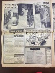 MODERN GAZETE - OCAK 1977 - SAYI: 275 - TAM SAYFA FİLİZ AKIN FOTOĞRAFLI 1977 TAKVİMİ - CÜNEYT ARKIN FİLM İCABI KIZ KARDEŞ UĞRUNA KATİL OLDU - ELİF PEKTAŞ - ADEM ÖZEK, GENÇ MAHKUM ŞİİRİ, BAHATTİN ALBAYRAK, SENİ GÖRÜYORUM ŞİİRİ - AKSOY, SELAHATTİN AKSOY - AHMET GÖBÜKLÜ - HASAN CANSIZ - EMEL SAYIN & NEŞE KARABÖCEK PLAK REKLAMI - GÖKBAKAN ALIŞVERİŞ MERKEZİ - SERPİL ÖRÜMCER, FELAKET ÜSTÜNE FELAKET - GÖNÜL YAZAR İLE MEHMET ÜSTÜNKAYA İSVİÇRE'DE BAŞBAŞA GÖRÜLDÜ - NECO'NUN EŞİ İKİNCİ KEZ 6 AYLIK BEBEĞİNİ KAYBETTİ, OYA GERMEN