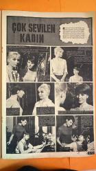 FOTOROMAN HAFTALIK MECMUA DERGİSİ - 28 ARALIK 1965 SAYI:85  - İPANA DİŞ MACUNU, ÇBS BOYA, WARNER GÖĞÜS BÜYÜTÜCÜ, TAFT SAÇ SPREYİ, ROGER, GALLET LOSYONU, TURSIL REKLAMI - KARANLIKTAKİ ÇIĞLIK FOTOROMANI -  ÇOK SEVİLEN KADIN FOTOROMANI - FOTOROMANI AŞK VE MACERA FOTOROMANI - FOTOROMANI KOCASININ SEVGİLİSİ FOTOROMANI - FOTOROMANI GÜZEL KATERİN FOTOROMANI - HAFTALIK YILDIZ FALINIZ SAYFASI -  28 SAYFA