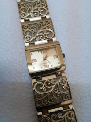 Vintage Desenli Metal Quartz Kol Saati – Şık Bilezik Formunda