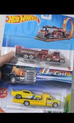 Hot wheels die cast araba taşıyıcı tır kamyon oyuncak setler. Koleksiyon dekor tasarım hediye nostalji hobi