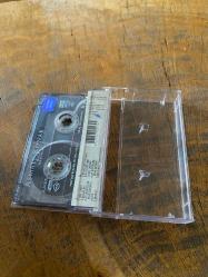 ASMALI KONAK - HAYAT - FİLM MÜZİKLERİ - ÖZCAN DENİZ ŞARKILARIYLA - KASET