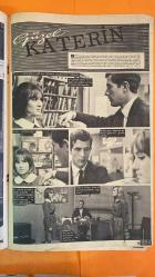 FOTOROMAN HAFTALIK MECMUA DERGİSİ - SAYI:82 7 ARALIK 1965 PİRAYE - MILVIYA - ROBER - LUÇIYA - FELLINI - OSVALD - MIRANDA - MASSON - PIYER - BERNARDA - BELİNDA - BRANDO - KATERİN - ADA - BRİOSO - GEO - SANDRO - SUZE - NADYA - TONYO - FLORA MARCELLO - SANDERS - ALFRED - ELMUT HANS - FRANÇESKA - ADRIEN - MARYET - LIA SİHİRLİ SU HAFTANIN HİKÂYESİ - KARANLIKTAKİ ÇIĞLIK FOTOROMANI - ÇOK SEVİLEN KADIN FOTOROMANI - KATERİN FOTOROMANI - TUHAF BİR HİKÂYE FOTOROMANI - AŞK VE MACERA FOTOROMANI - UFA MARGARİN REKLAMI - YILDIZ FALI KÖŞESİ -  24 SAYFA