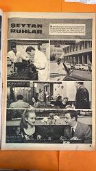 FOTOROMAN HAFTALIK MECMUA DERGİSİ - SAYI: 104 TARİH: 10 MAYIS 1966 MERAL KÜÇÜKEROL - NALAN EGESAN - TUNCEL KURTIZ - NEVZAT BILSEL - SELAHATTİN İÇSEL - MAHMUT DEMİR - BRIGITTE BARDOT - BOB ZAGURI - SOPHIA LOREN - MAURICE CHEVALIER - MARLON BRANDO - GARA GERMANA - JACK LEMMON - FELICIA FARR - TONY CURTIS - GILA GOLAN - JAMES COBURN - LEE J. COBB - JULIE ANDREWS - JACK WARNER - AUDREY HEPBURN - KIM NOVAK - SONYA SHAY - MARY KAHL - JAMES DEAN - LESLIE CARON - CATHERINE DENEUVE - FRANÇOIS REICHENBACH - ROMY SCHNEIDER - URSULA ANDRESS - RICHARD BURTON - CHRISTOFER PLUMMER - YUL BRYNNER - TRÉVOR HOWARD - GERT FROEBE - PAUL HARTMAN - HARRY MAYEN - ANNIE GIRARDOT - UGO GREGORETTI - ELKE SOMMER - PAUL NEWMAN - EDGAR G. ROBINSON - ALFRED HITCHCOCK - MARINA VLADY - HENRI TISOT - JEAN BRUCE - INGRID BERGMAN - PIA BERGMAN - PETER LONDST İLK AŞK FOTOROMANI - TURSIL REKLAMI - BRIGITTE BARDOT RÖPORTAJI - ŞEYTAN RUHLAR FOTOROMANI - KARANLIKTA KALAN YÜZ FOTOROMANI -  32 SAYFA