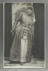 OSMANLICA YAZILI VE İMZALI YEREL KIYAFETLİ KADIN FOTOĞRAFI...