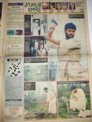 RENK GAZETESİ DOĞUM GÜNÜ GAZETESİ-30 Mayıs 1985-Talat Bulut-Şükran Güngör-Burçin Orhon-Pembe Mutlu-Melike Zobu-Feyzi Tuna-Recep Bilginer-Lütfü Ö. Akad-Erol Günaydın-Müjgan Ağralı-Ayşen Gruda-Müjde Ar-Mehmet Akan-Sylvie Vartan-Johnny Hallyday-David Hallyday-Esin Afşar-Perihan Balcı-Nezih Uzel  İsfahan Şah Camii-Tac Mahal-Kim bu yakışıklı-Tarih canlandı-İkinci gençlik-Hasan’dan Hoca’ya-Objektife sığdırılan tarih-Fransa konserleri İstanbul’a taşındı-Anadolu takıları Avrupa vitrinlerinde-Reklamlar’a zam geldi-SIKMA CANINI-Elleriniz dile geldi-O günlerden bu günlere-VİDEO DÜNYASINDAN SEÇTİKLERİMİZ-Kadın Dünyası-Red Kit-Bill Kid-Bastır Viking-Küçümen-Kont Seni Benli-Genç Kız Kalbi-Süper Veli-İftar Sofrası-Pastırmalı yumurta-Kim bu yakışıklı-Yemin-Taksi Şoförü