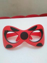Kedi Gözü Tasarımlı Kırmızı Parti Maskesi