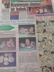 Saklambaç gazetesi DOĞUM GÜNÜ GAZETESİ  -22 kasım 1990- Ayşegül Ünsal-Bayan Bozlak-Gülben Ergen-Fulden Uras-Halil Ergün-Sezer İnanoğlu-Ümit Belen-Ülkü Ülker-Zülfü Livaneli-Zeki Alasya-Metin Akpınar-Neşe Karaböcek-Alba Parietti Geç gelen şöhret-Bayan Bozlak ödül peşinde-Ekranın yeni güzeli-Kilolara dikkat-Su yoga dedikleri-Gribin 3 yüzü-Büyümeyen cinsten bir bebek-Zamanı durduramazsınız-Aşk tuzağı-Zülfü Livaneli konseri-Artist değil TV sunucusu